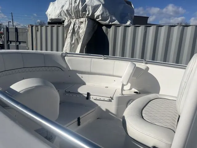 Slide: The Image of Sportsman Heritage 231 Center Console 2022 - 8