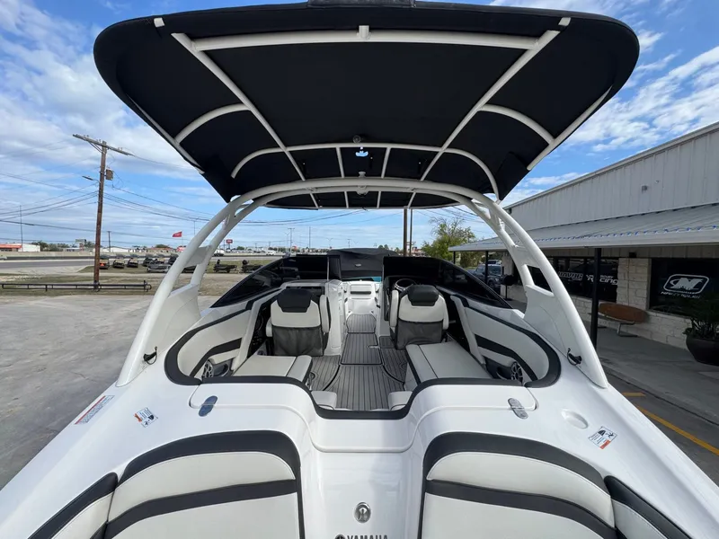 Slide: The Image of Yamaha 242 SE 2020 - 10