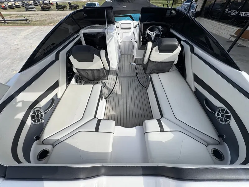 Slide: The Image of Yamaha 242 SE 2020 - 11