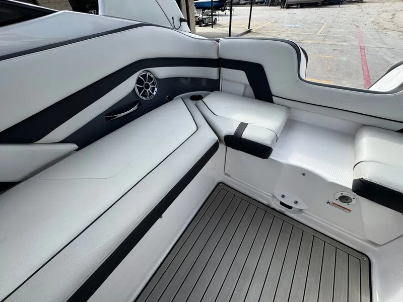 Slide: The Image of Yamaha 242 SE 2020 - 13