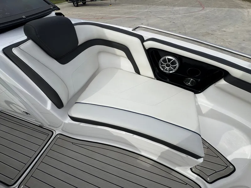 Slide: The Image of Yamaha 242 SE 2020 - 22