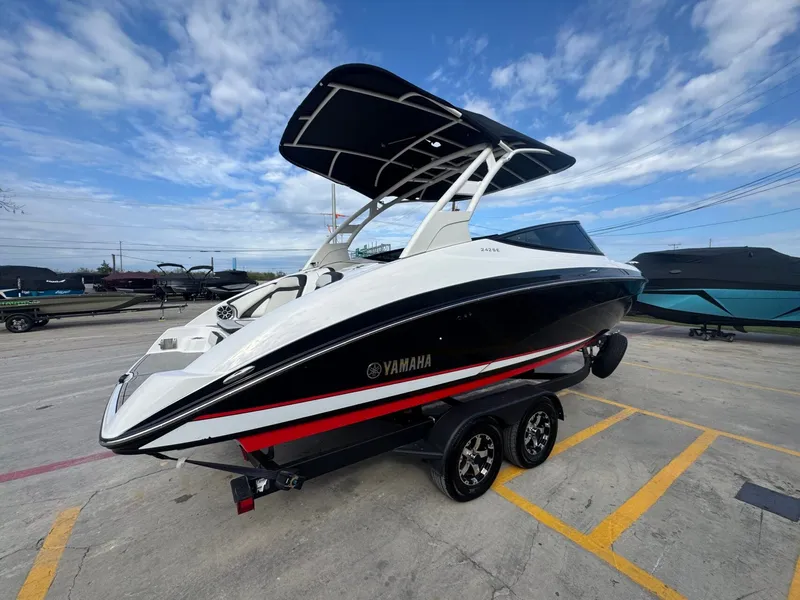 Slide: The Image of Yamaha 242 SE 2020 - 5