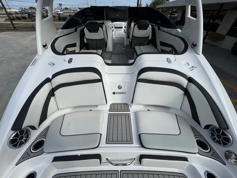 Slide: The Image of Yamaha 242 SE 2020 - 9