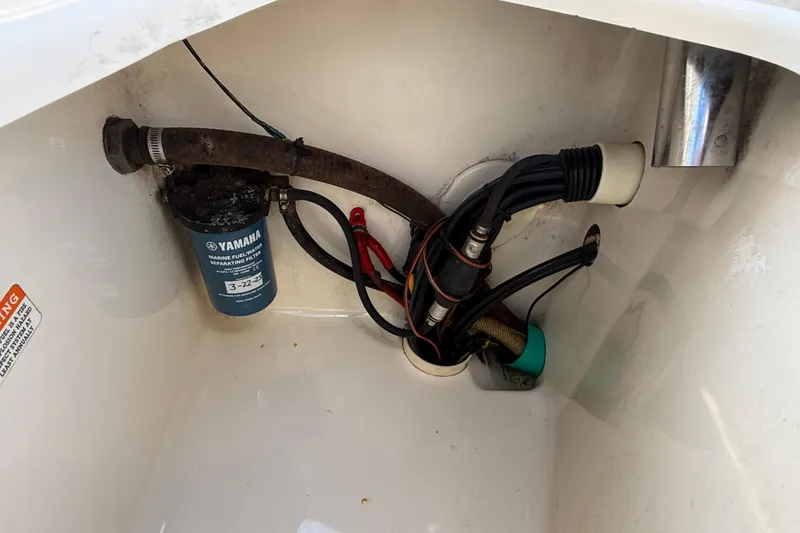 Slide: The Image of 2008 Scout 205 Sportfish boat wiring and Yamaha marine fuel filter setup. - 11