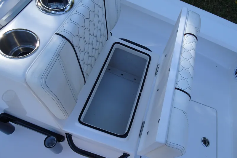 Slide: The Image of Vtech 18 boat seat with storage compartment and cup holders, 2023 model. - 19