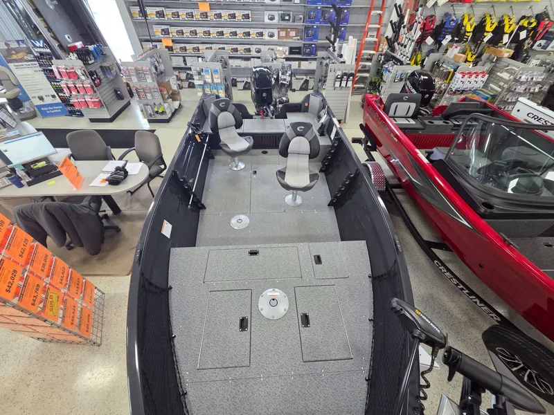 Slide: The Image of Crestliner 1650 Kodiak Tiller 2026 - 11