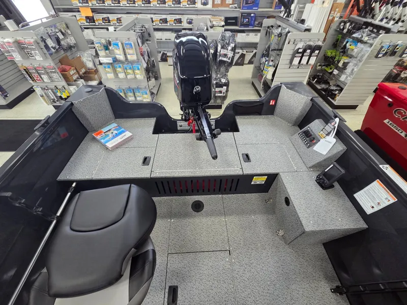 Slide: The Image of Crestliner 1650 Kodiak Tiller 2026 - 14