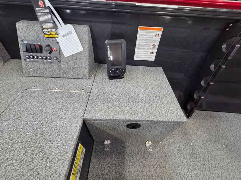 Slide: The Image of Crestliner 1650 Kodiak Tiller 2026 - 15