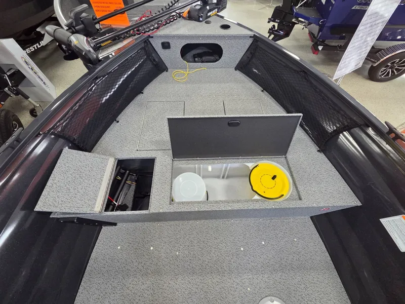 Slide: The Image of Crestliner 1650 Kodiak Tiller 2026 - 8