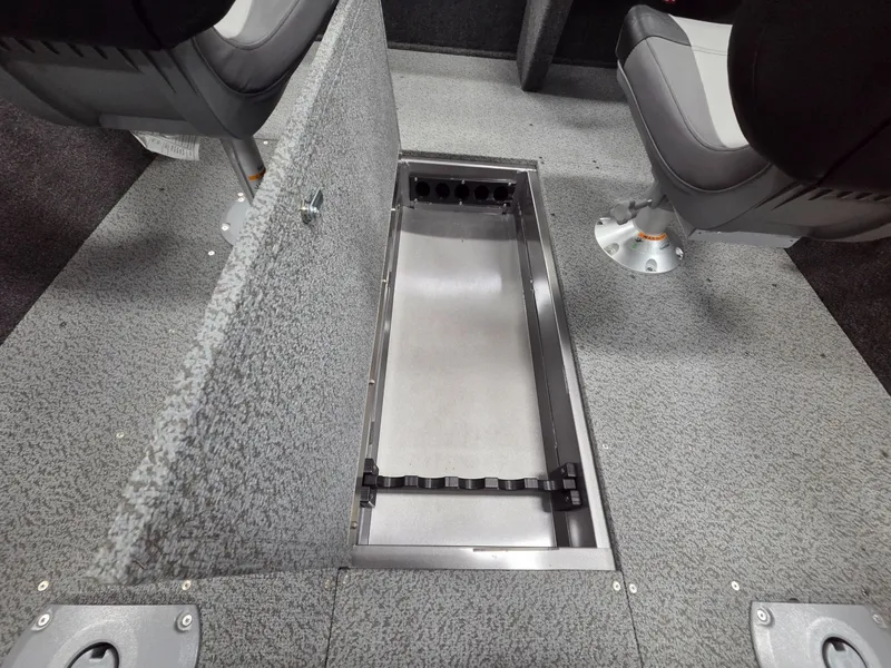 Slide: The Image of Crestliner 1650 Kodiak 2026 - 15