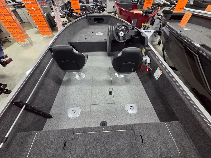 Slide: The Image of Crestliner 1650 Kodiak 2026 - 18