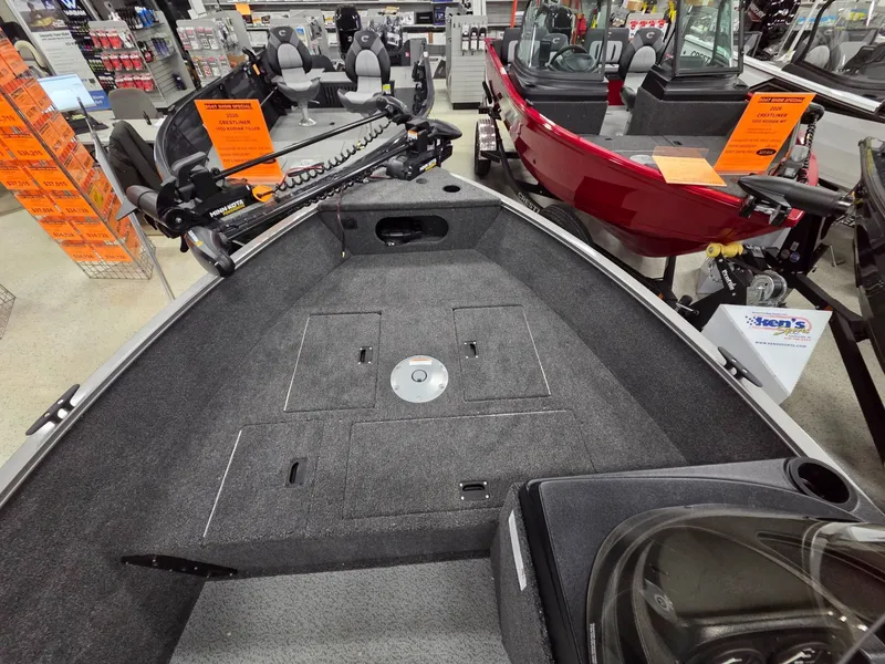 Slide: The Image of Crestliner 1650 Kodiak 2026 - 7