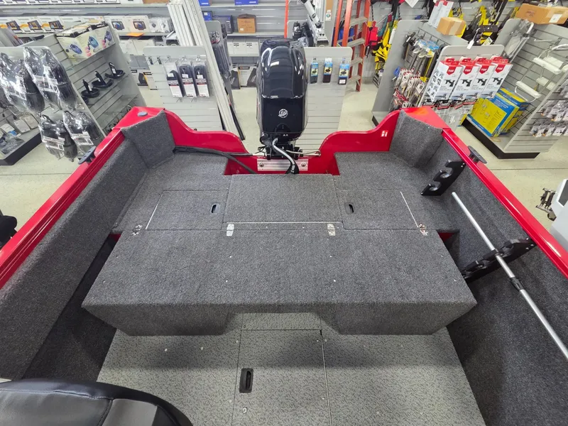 Slide: The Image of Crestliner 1650 Kodiak 2026 - 10