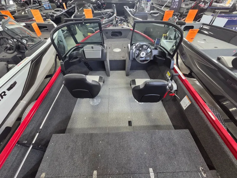 Slide: The Image of Crestliner 1650 Kodiak 2026 - 12