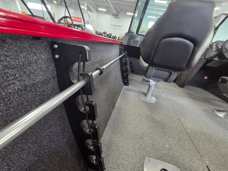 Slide: The Image of Crestliner 1650 Kodiak 2026 - 14