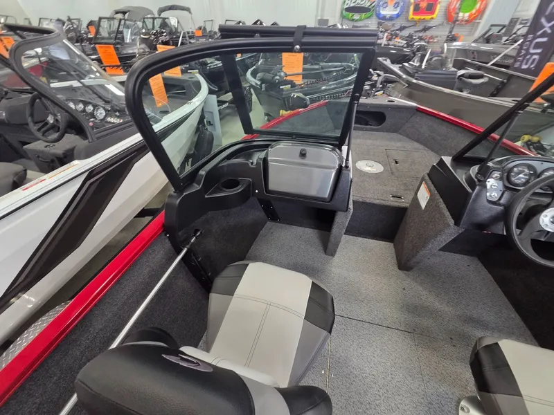 Slide: The Image of Crestliner 1650 Kodiak 2026 - 15