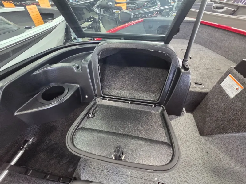 Slide: The Image of Crestliner 1650 Kodiak 2026 - 16