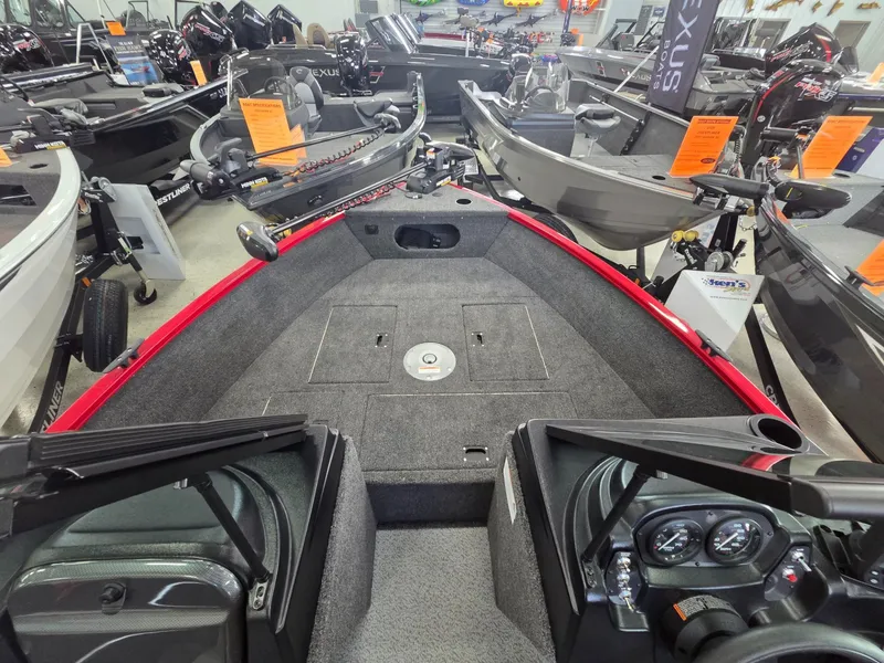 Slide: The Image of Crestliner 1650 Kodiak 2026 - 19