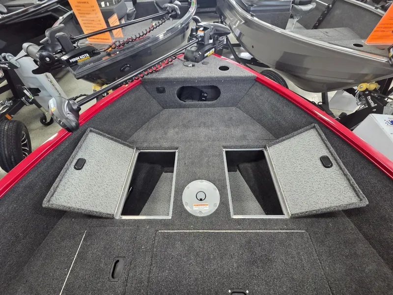 Slide: The Image of Crestliner 1650 Kodiak 2026 - 21