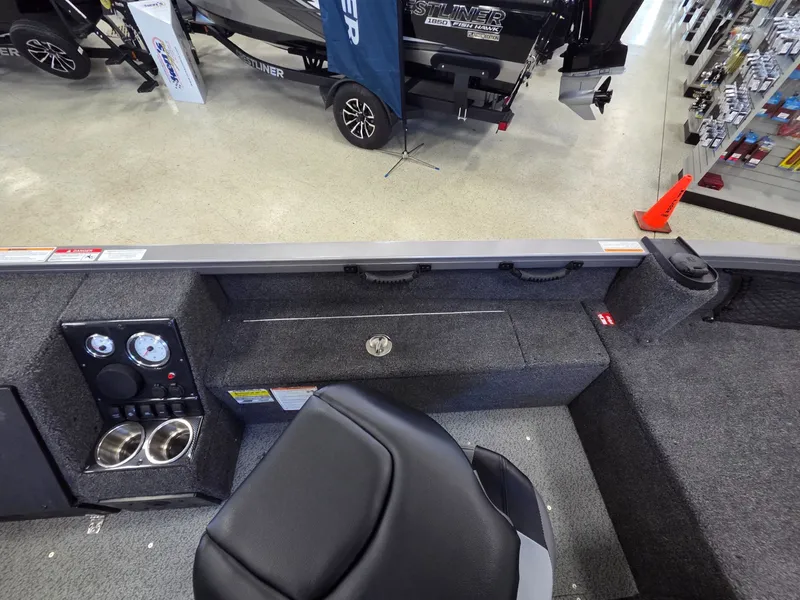 Slide: The Image of Crestliner 1650 Pro Tiller 2026 - 15