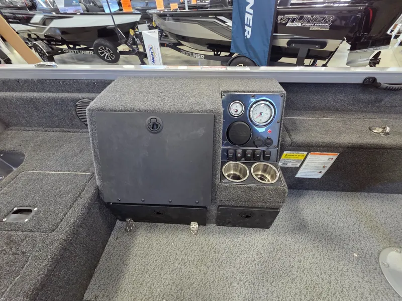 Slide: The Image of Crestliner 1650 Pro Tiller 2026 - 17