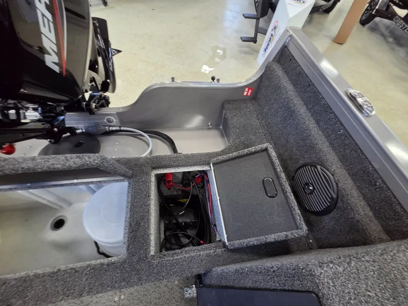 Slide: The Image of Crestliner 1650 Pro Tiller 2026 - 23