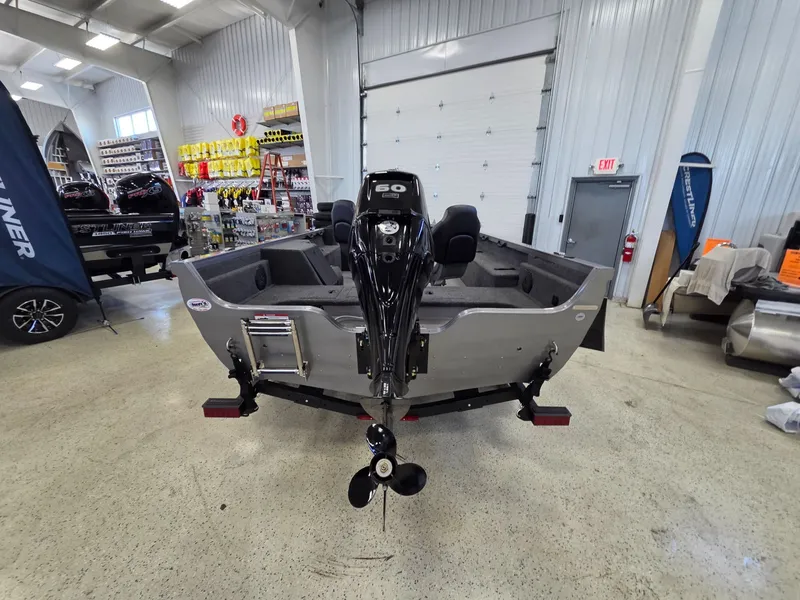 Slide: The Image of Crestliner 1650 Pro Tiller 2026 - 4