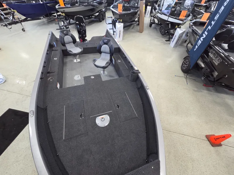 Slide: The Image of Crestliner 1650 Pro Tiller 2026 - 8