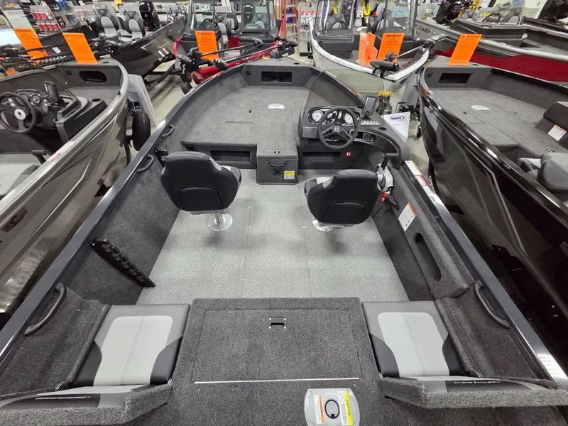 Slide: The Image of Crestliner 1650 Hawk 2026 - 19