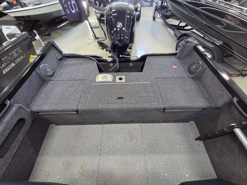 Slide: The Image of Crestliner 1650 Hawk 2026 - 15
