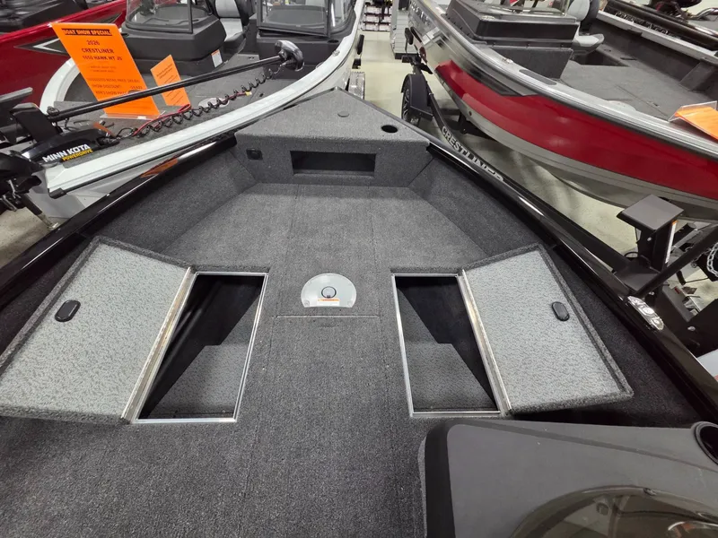 Slide: The Image of Crestliner 1750 Hawk 2026 - 8