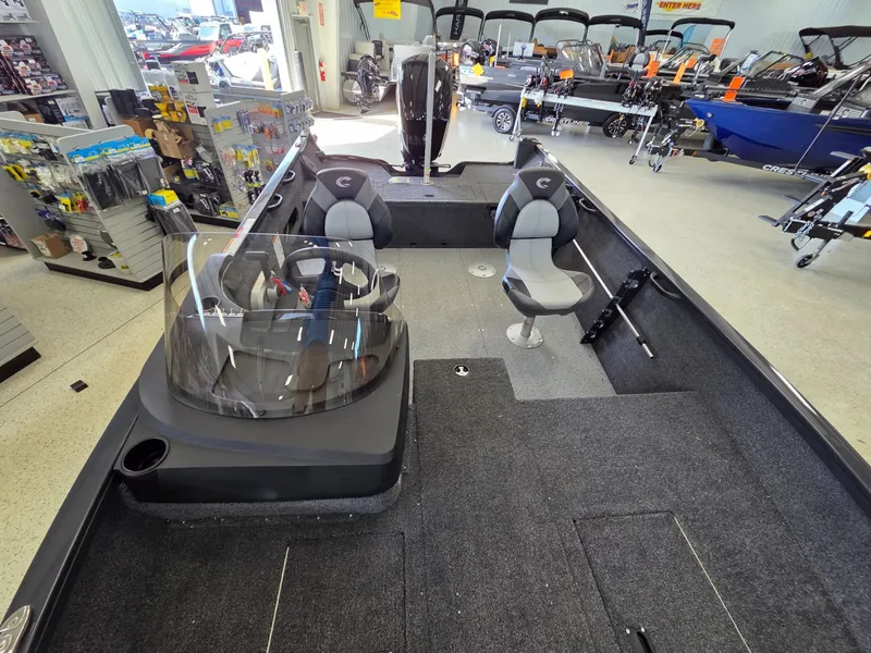 Slide: The Image of Crestliner 1750 Hawk 2026 - 11