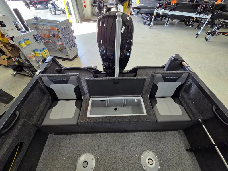 Slide: The Image of Crestliner 1750 Hawk 2026 - 17