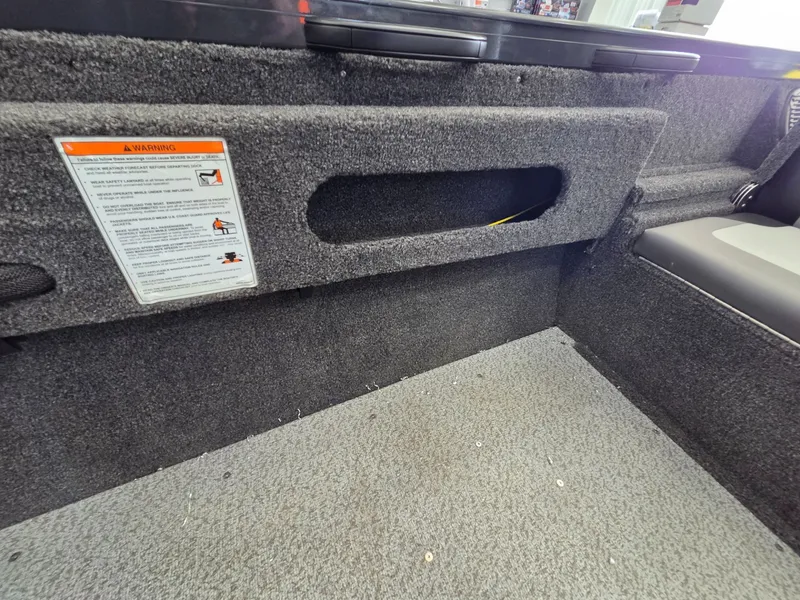 Slide: The Image of Crestliner 1750 Hawk 2026 - 19