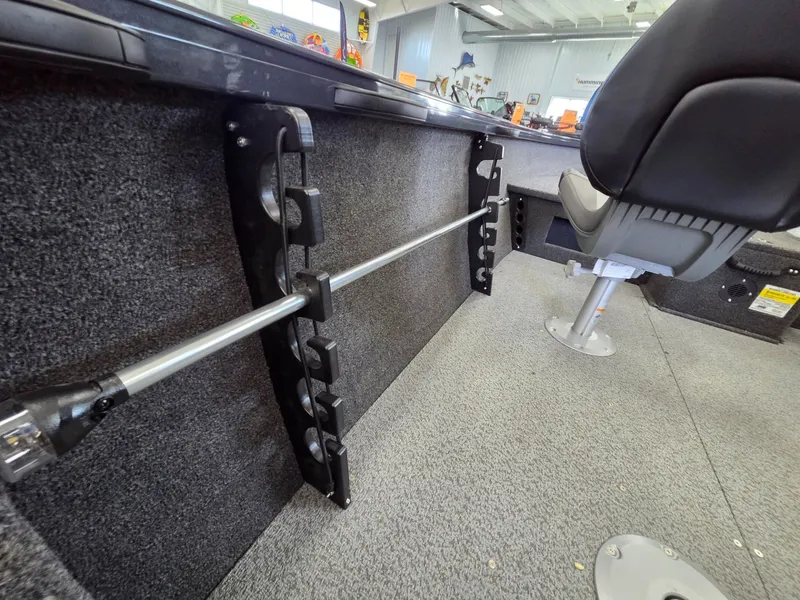 Slide: The Image of Crestliner 1750 Hawk 2026 - 20