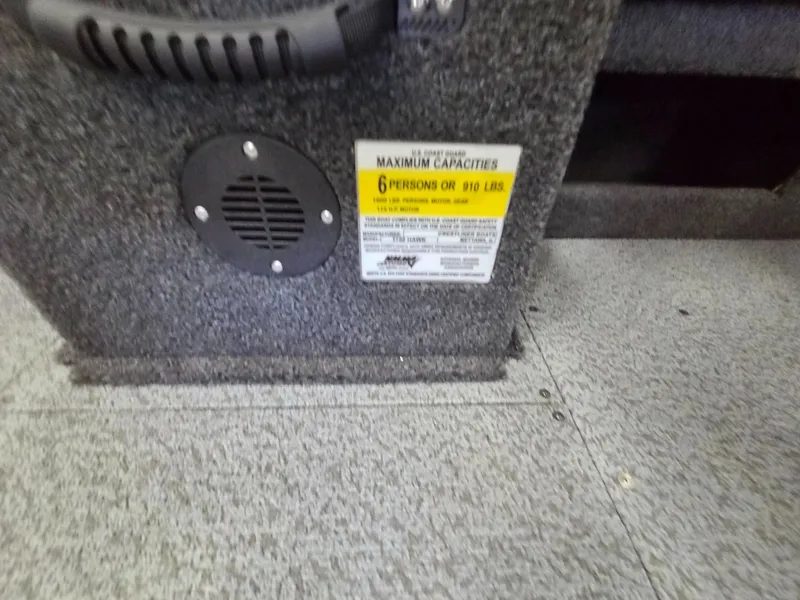 Slide: The Image of Crestliner 1750 Hawk 2026 - 21