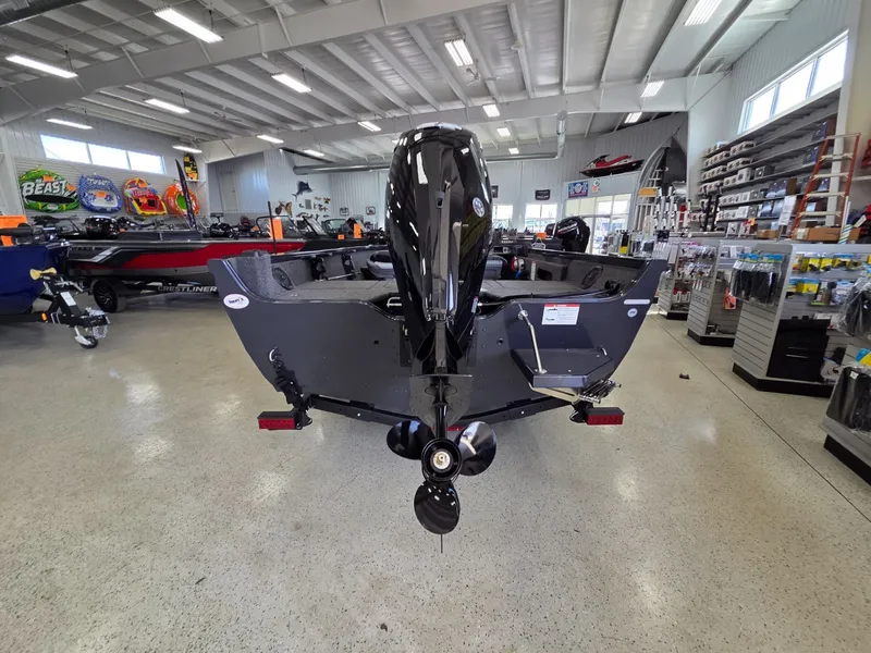 Slide: The Image of Crestliner 1750 Hawk 2026 - 3