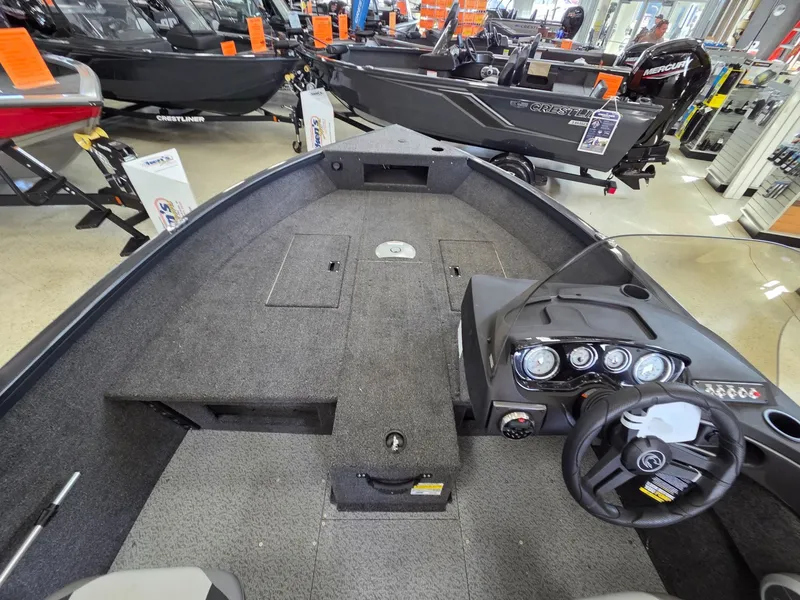 Slide: The Image of Crestliner 1750 Hawk 2026 - 8