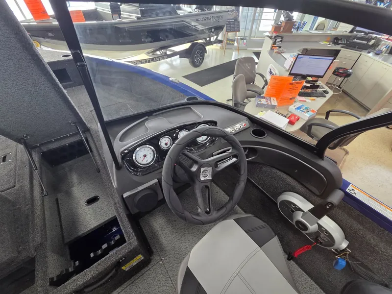 Slide: The Image of Crestliner 1750 Hawk 2026 - 16