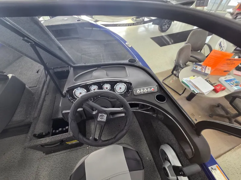 Slide: The Image of Crestliner 1750 Hawk 2026 - 17