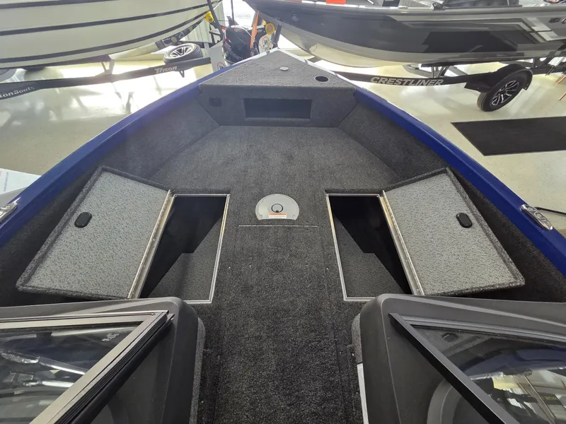 Slide: The Image of Crestliner 1750 Hawk 2026 - 20