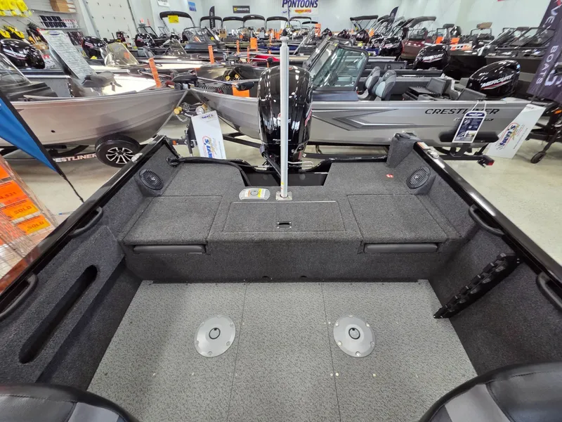 Slide: The Image of Crestliner 1750 Hawk 2026 - 17