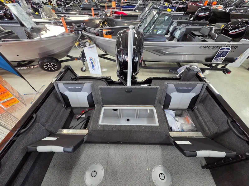 Slide: The Image of Crestliner 1750 Hawk 2026 - 19