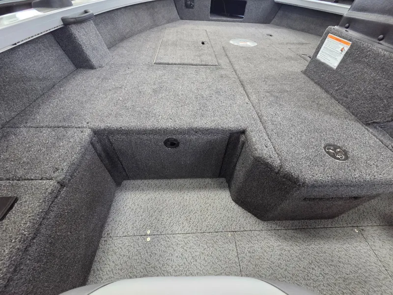 Slide: The Image of Crestliner 1750 Fish Hawk SC JS 2026 - 16