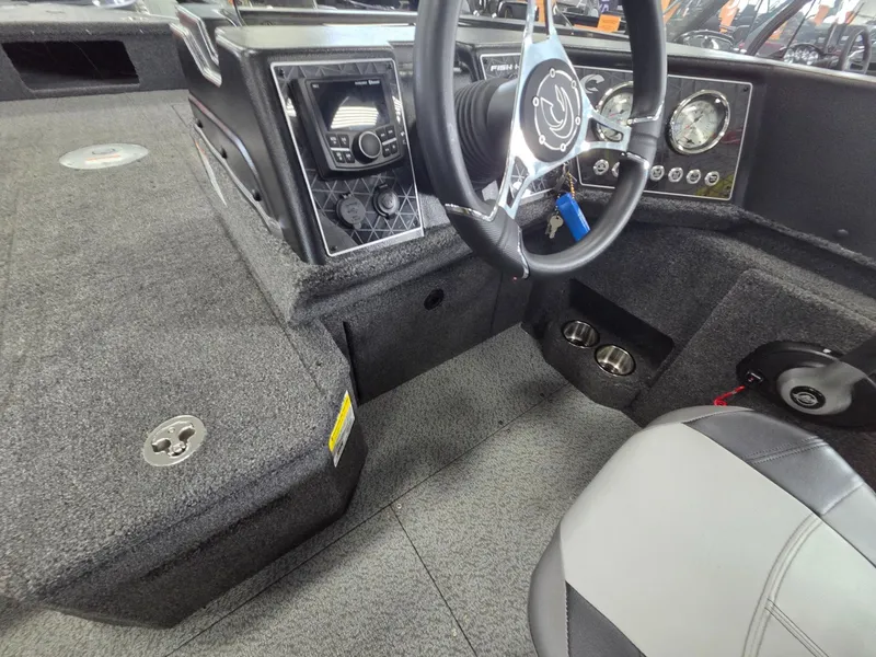 Slide: The Image of Crestliner 1750 Fish Hawk SC JS 2026 - 21