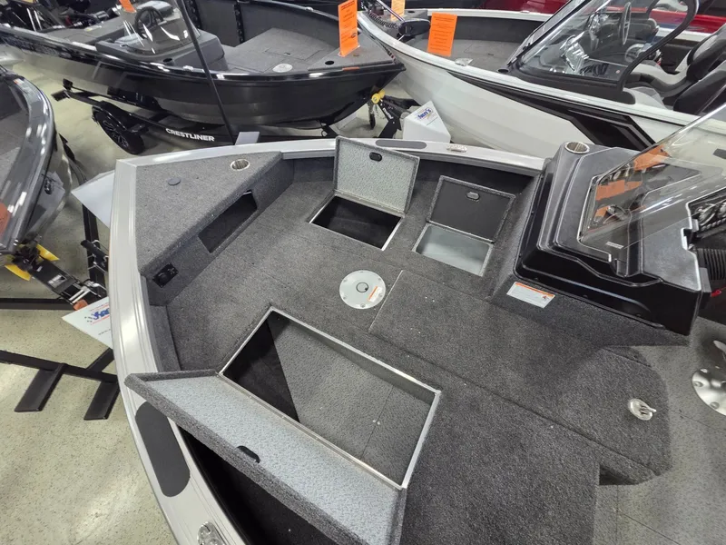 Slide: The Image of Crestliner 1750 Fish Hawk SC JS 2026 - 26