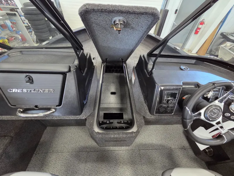 Slide: The Image of Crestliner 1750 Fish Hawk WT JS 2026 - 12