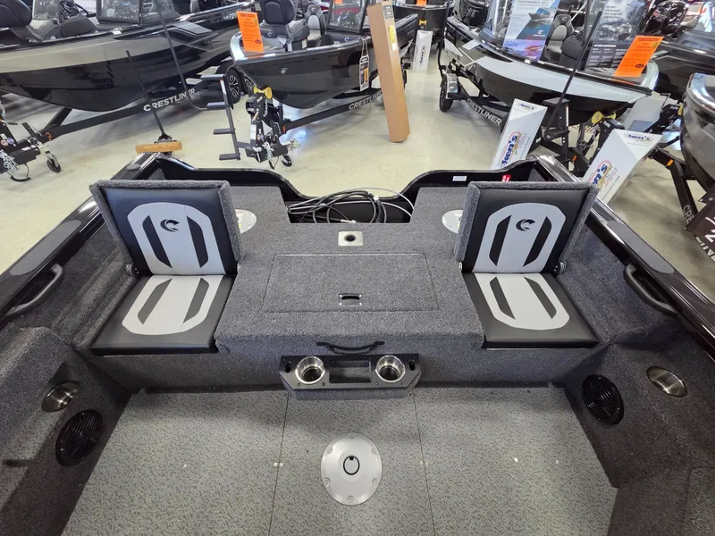 Slide: The Image of Crestliner 1750 Fish Hawk WT JS 2026 - 21