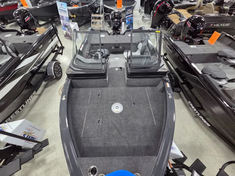 Slide: The Image of Crestliner 1750 Fish Hawk WT JS 2026 - 10