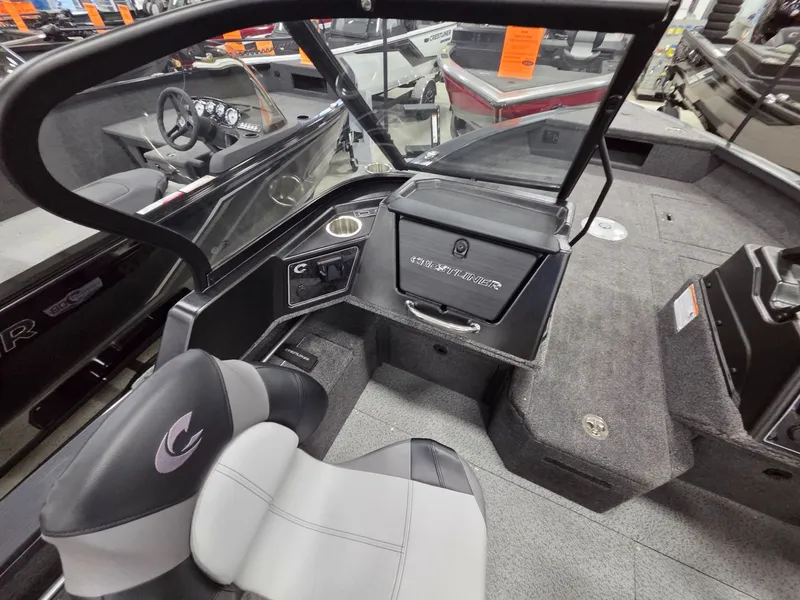 Slide: The Image of Crestliner 1750 Fish Hawk WT JS 2026 - 15